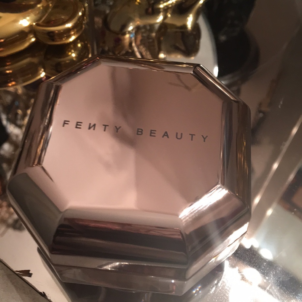 SOLD ♦️Depop Fenty banana powder